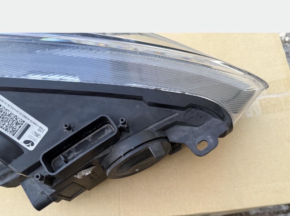 Farol esquerdo ford focus 2017