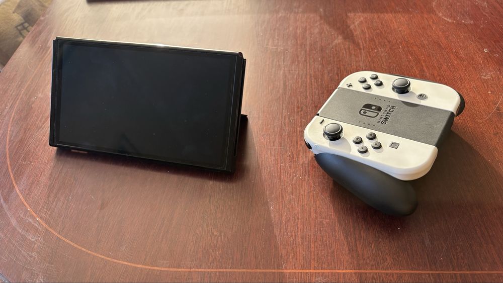 Nintendo Switch Oled Branca + Jogo Ring Fit Adventure + Película e Caixa de Transporte