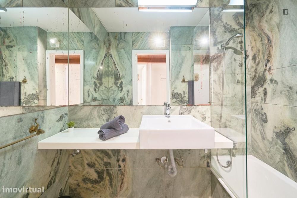 Quarto - localizado em Lapa Lisbon