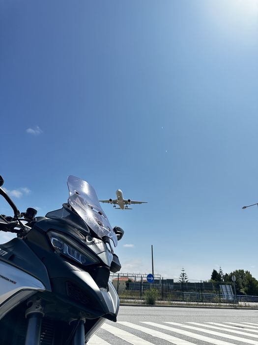 Ducati Multistrada V4S travel & radar