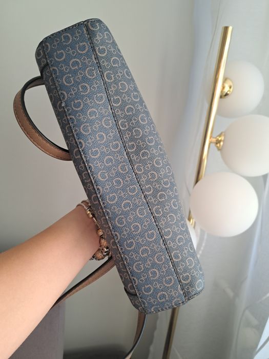 Torebka Guess listonoszka damska, mała torebeczka markowa na ramię