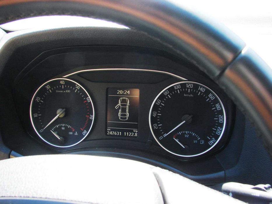 Skoda Octavia 1.8 TSi механика 6-ст 2011 год (максимальная комплектация)