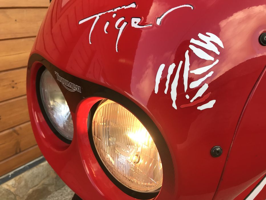 Triumph tiger 900