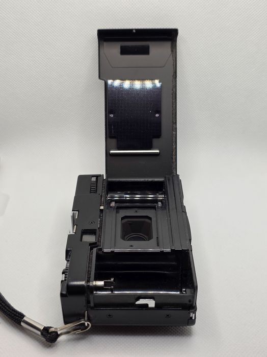 Revue Compact De Luxe 35 – Câmara Analógica 35mm Vintage
Revue Compact