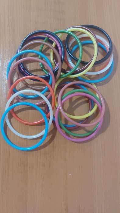 Продаётся бижутерия брошь пояса бисер браслеты