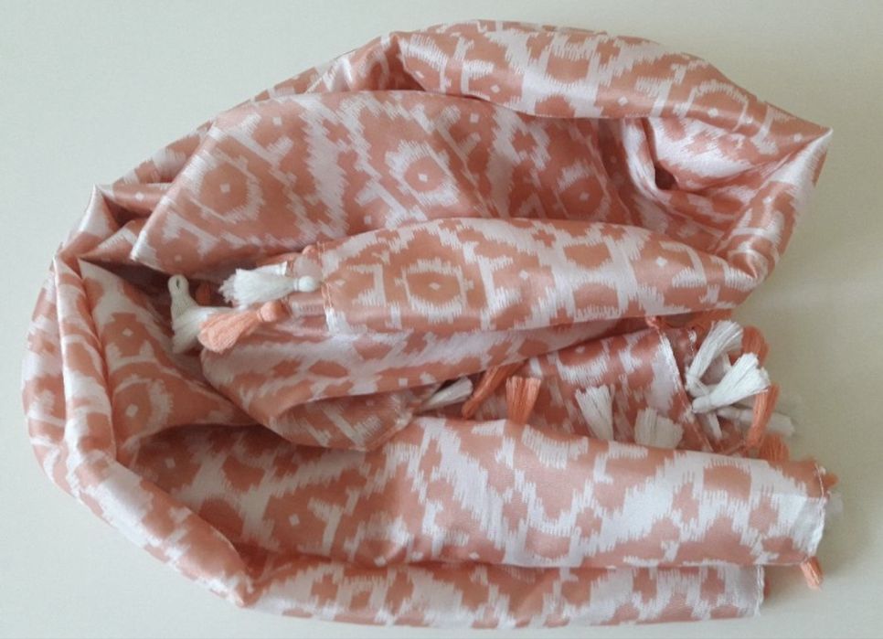 Chustka - pompony, frędzle