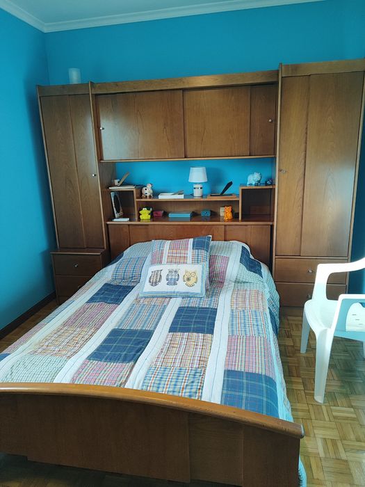 Camas com móvel quarto