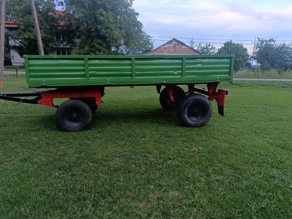 przyczepa sztywna nowa podłoga