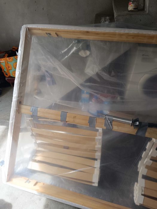 Cama de casal como nova