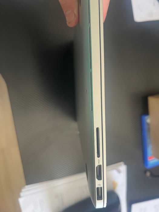 MacBook Pro 13 e The Spectrum