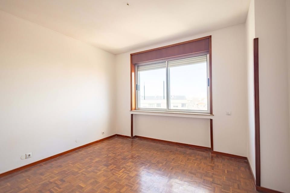 Apartamento T4 nas Antas - Praça Velasquez