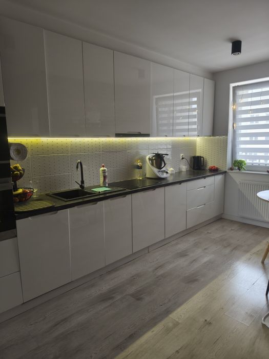 Mieszkanie 78 m, dwa balkony, winda.