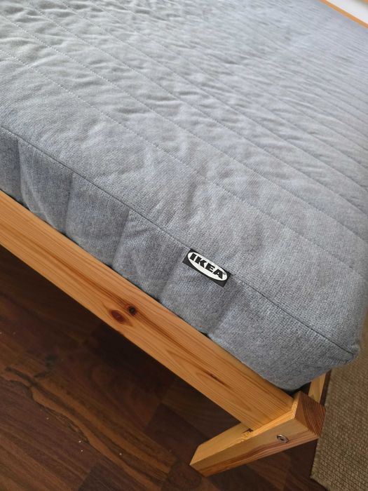 Cama e colchão Ikea 140x200cm