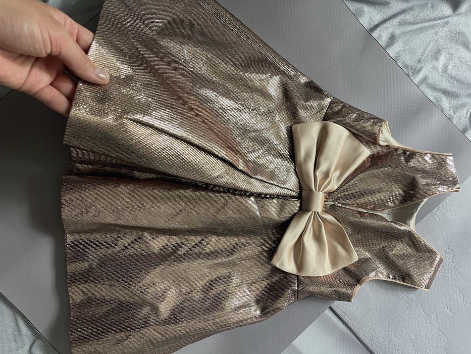 Платье нарядное с бантом