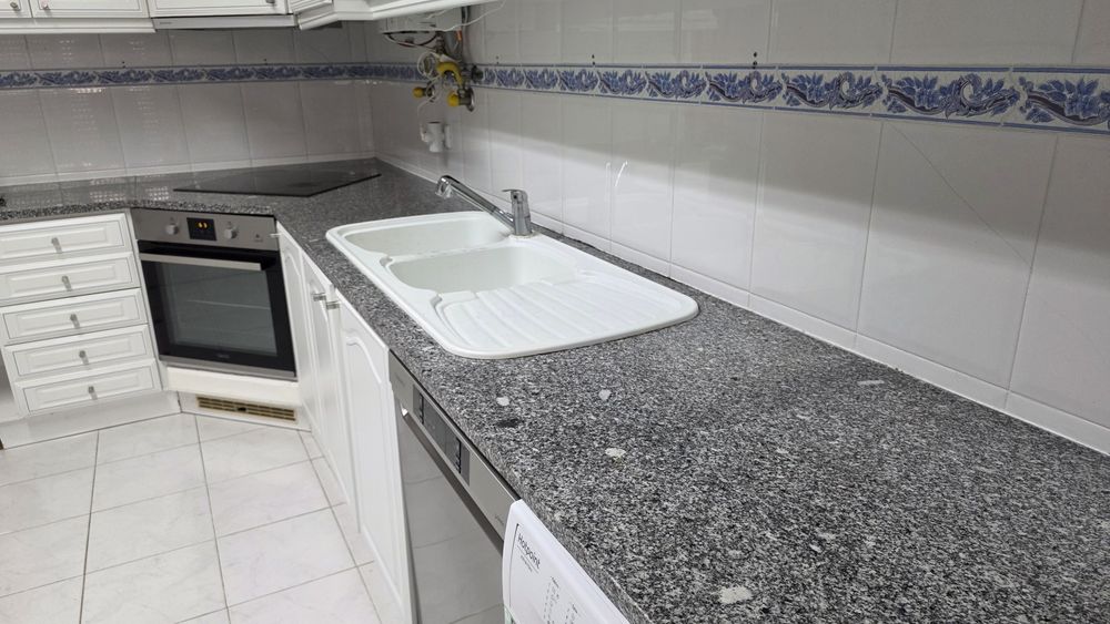 Móveis de cozinha com bancada