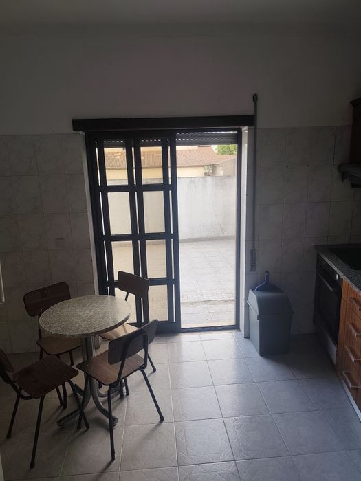 Arrenda-se apartamento em Avelar