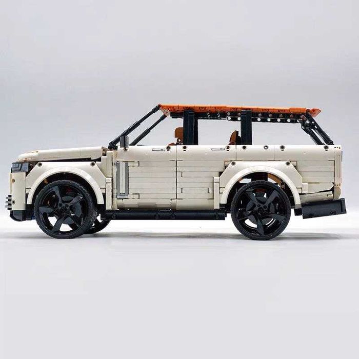 Конструктор Technic Land Rover. Масштаб 1:8. 3180 деталей.