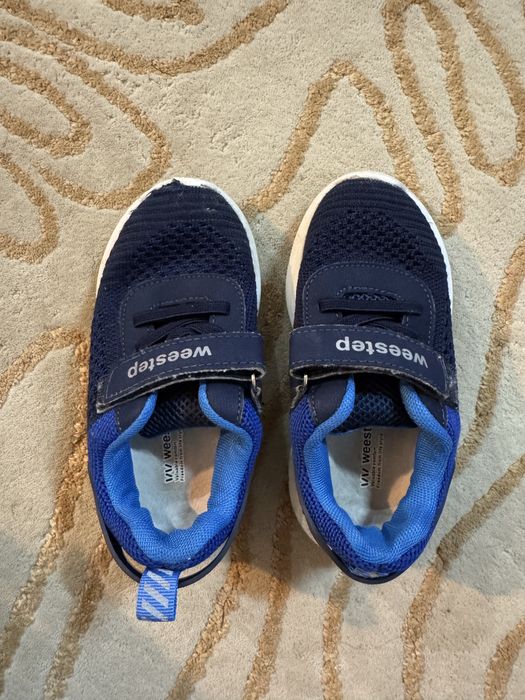 Кроссовки в сетку размер 25