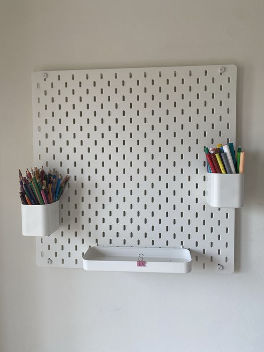 Secretaria + quadro Ikea