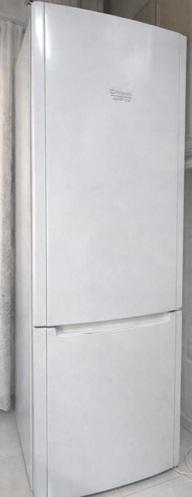 Frigorífico hotpoint Ariston em excelente estado