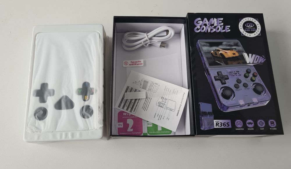 Konsola przenośna retro R36S 64GB NOWA