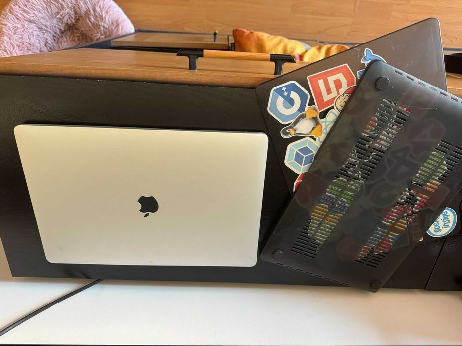 MacBook Pro 15" 2018 | i7 6-Core | 32GB RAM | 512GB SSD | Radeon 4GB
