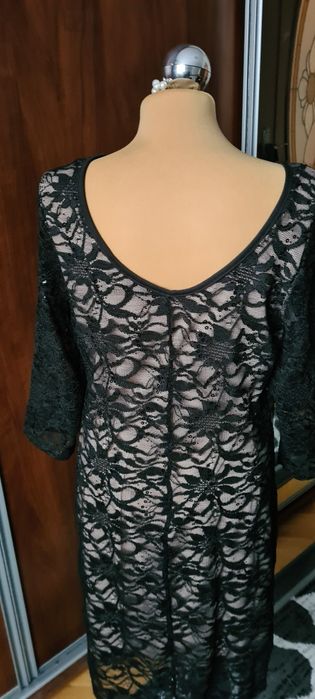 Czarna sukienka elegancka