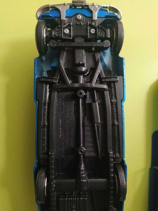 Модель автомобіля MotorMax Chevrolet Aerosedan 1/24