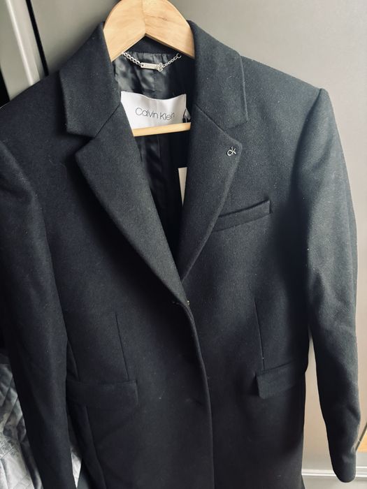 Czarny klasyczny długi wełniany płaszcz Calvin Klein S 36