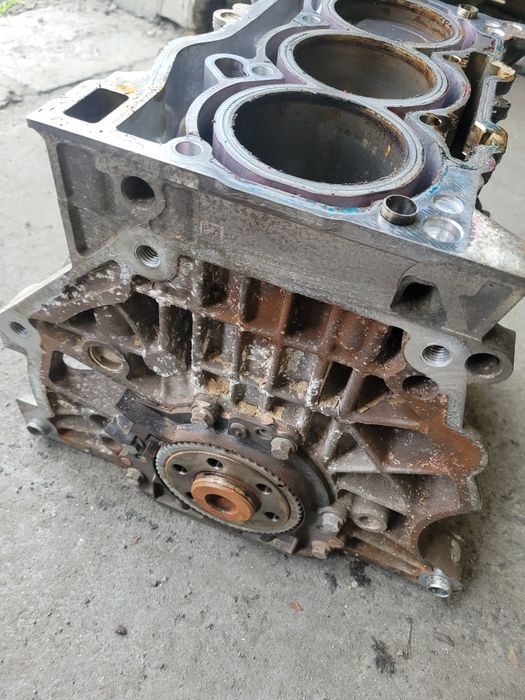 Blok silnika CHY 1.0 MPI 04C103023G