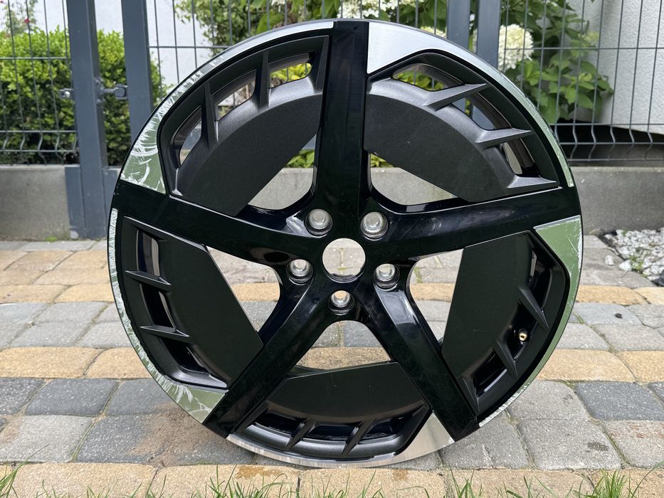 Felga aluminiowa SEAT OE CUPRA Born 8.0" x 20" 5x112 ET 50 10E601025AE