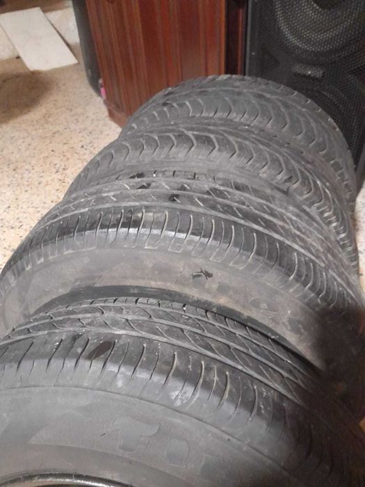 Conjunto de Jantes com pneus