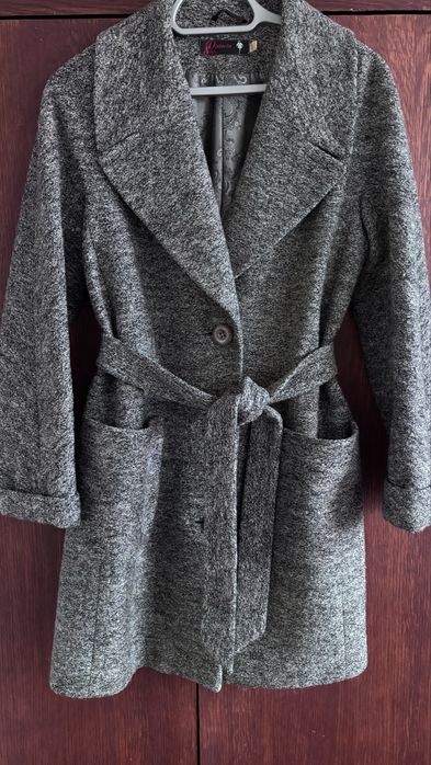 Пальто сіре жіноче