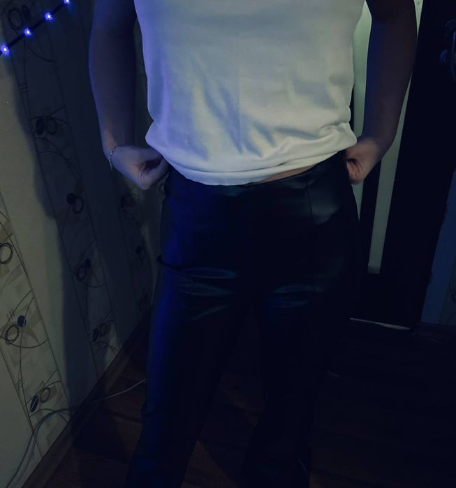 Женские кожаные штаны