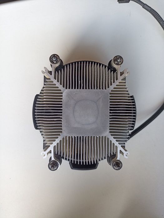 Процессор Ryzen 5 2400g (кулер и/или башня в подарок)