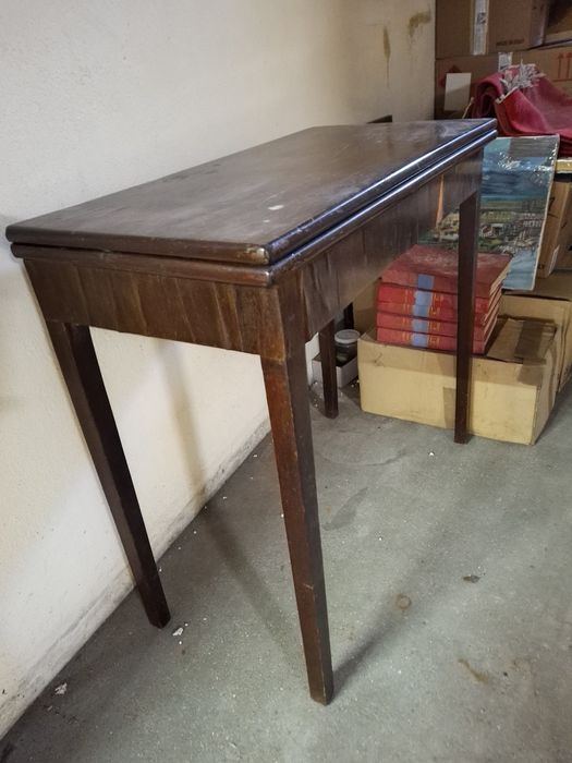 Mesa de jogo antiga - PARA DESOCUPAR