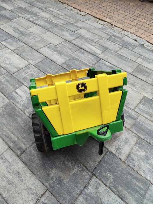 John deere na pompowanych kołach, traktor