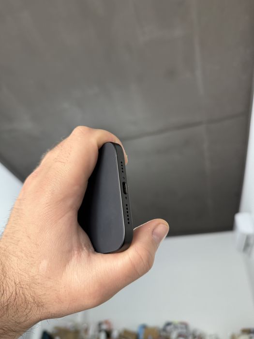 Apple iphone 15+ 128 gb айфон 15 плюс як новий