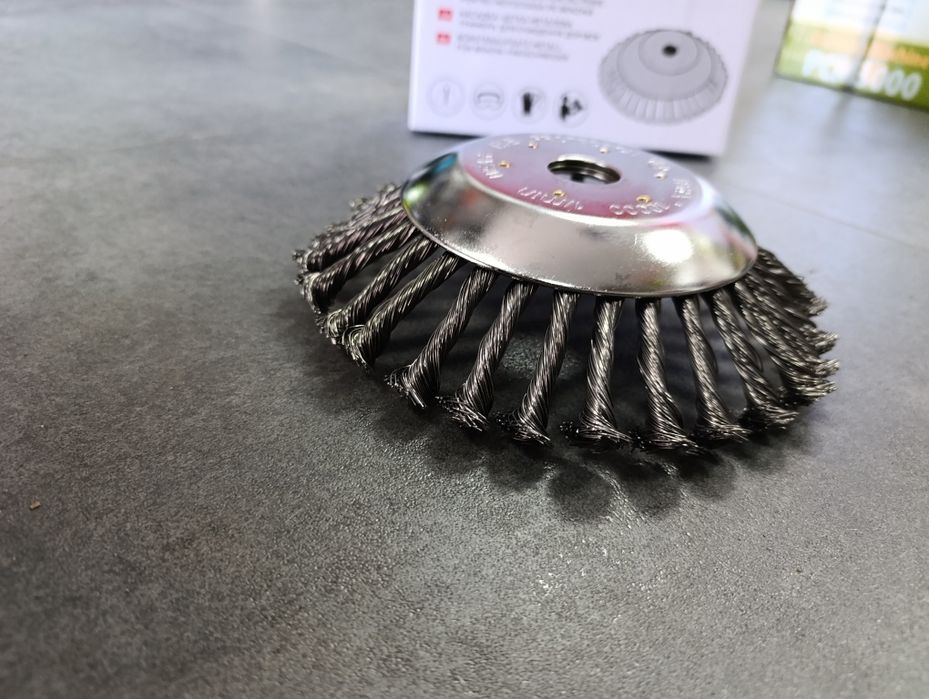 Щётка для мотокосы на бетон, асфальт, тротуарную плитку