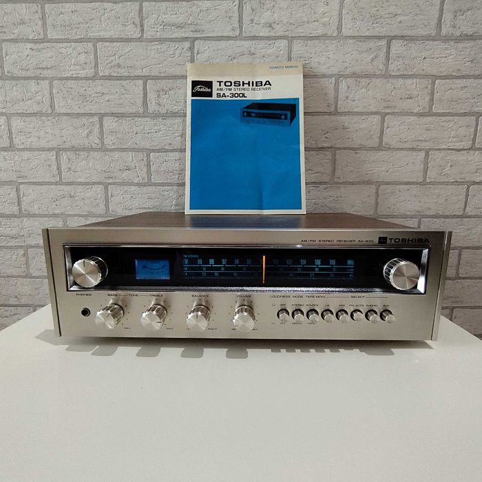Amplituner Toshiba SA-300L piękny stan. Bardzo ładne gra.