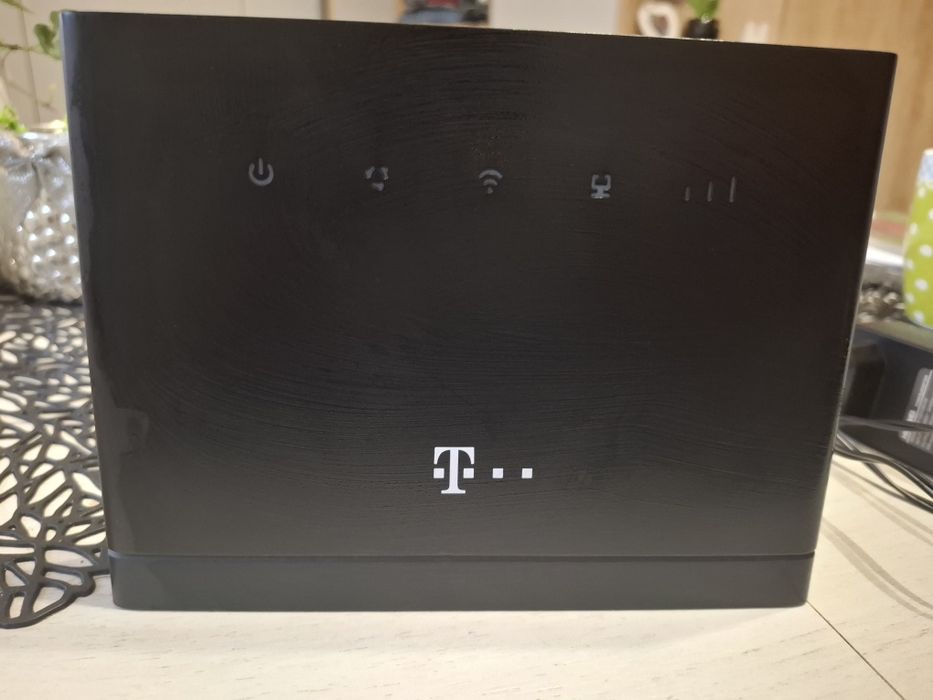 Ruter Huawei z zasilaczem nowym