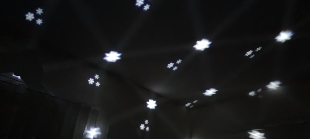 Projetor de luz em forma de flocos de neve