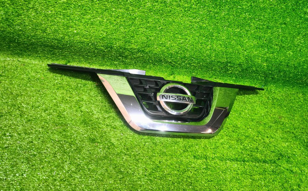 Atrapa Gril Grill Znaczek Nissan Juke F15 Lift 2014-