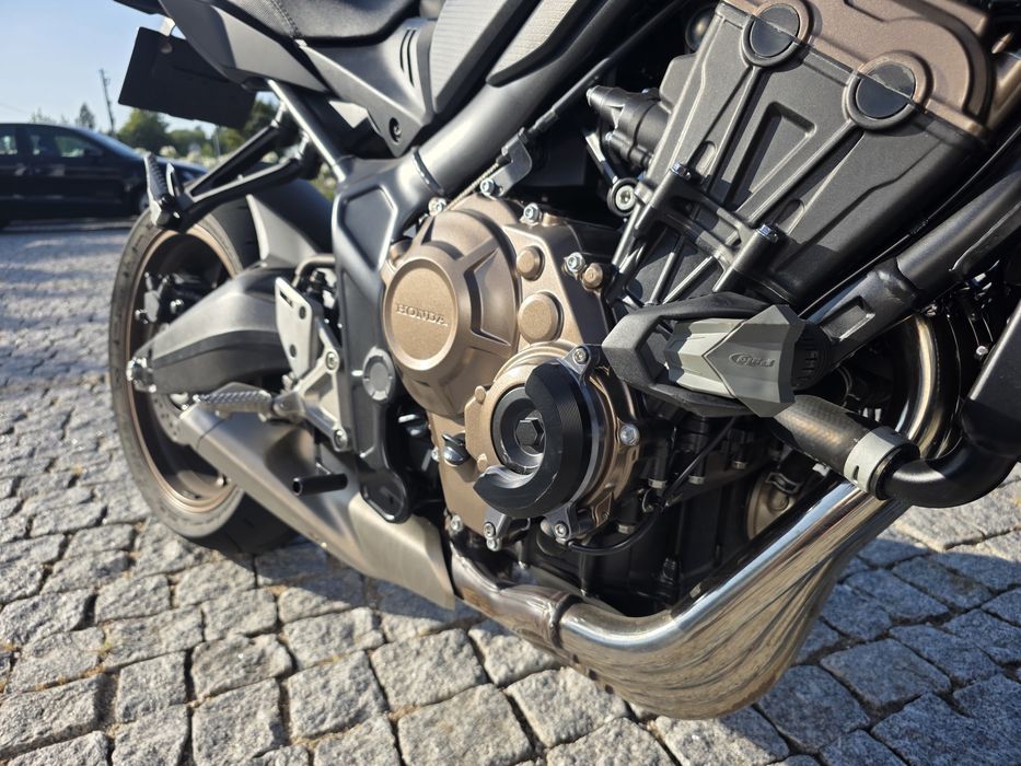 Honda cb650r de 70KW com APENAS 5778 km