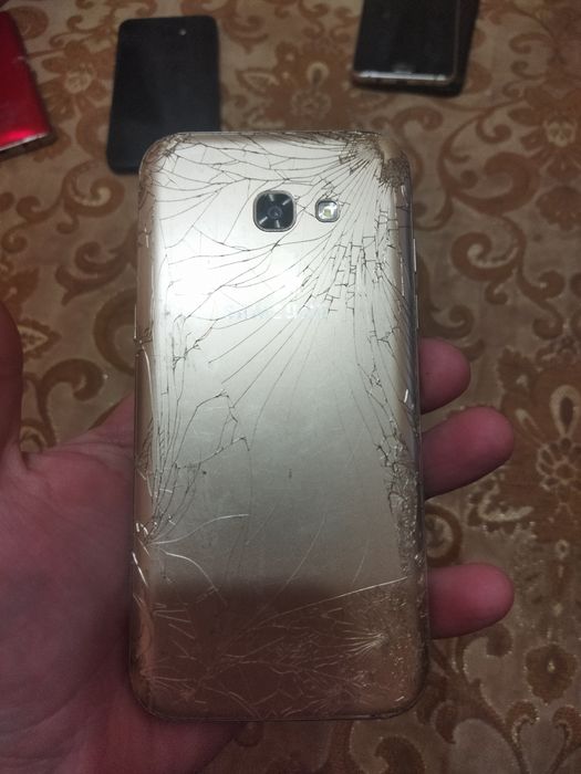 Samsung galaxy A520 sm-a520F/sa