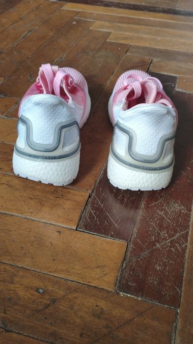 Кросівки жіночі рожеві літні Ultra boost