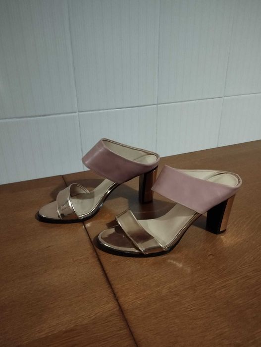 Botas e Sandálias de salto alto