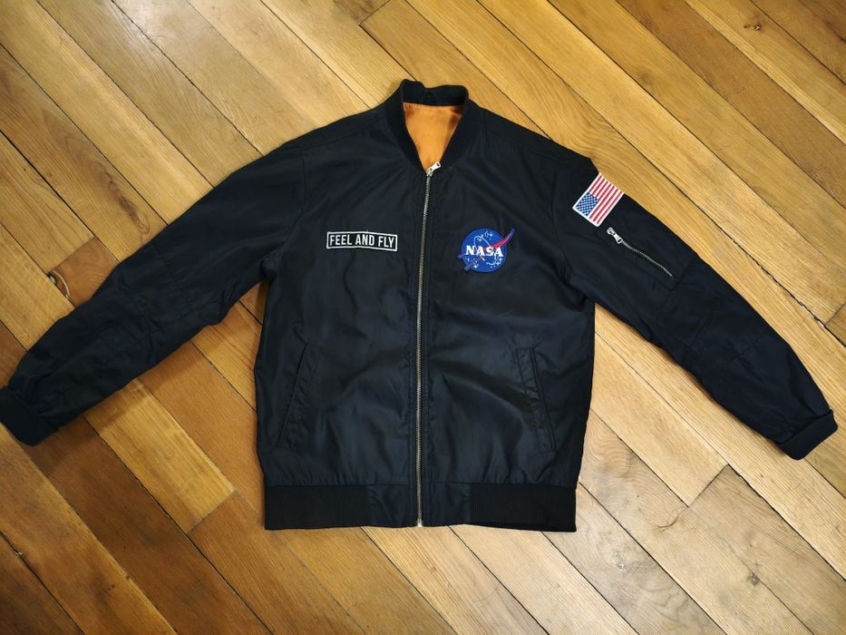 Бомбер українського бренду feel and fly розміру L