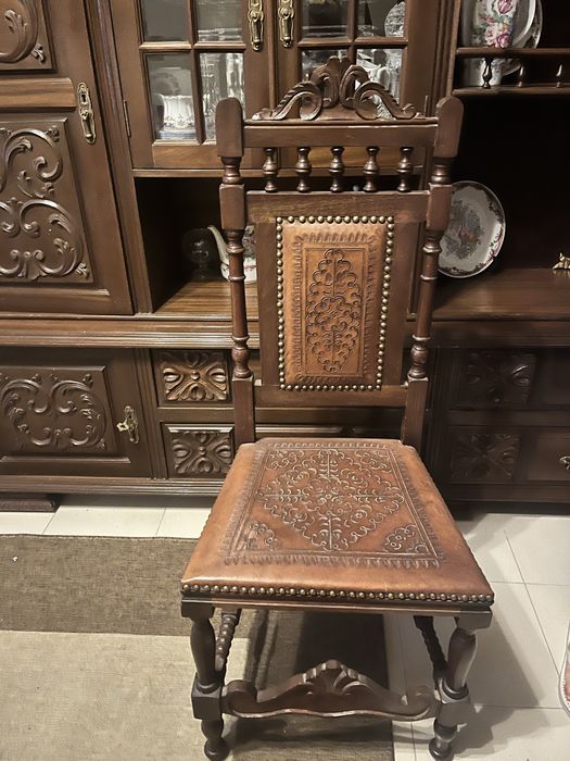 Conjunto mesa extensível e 4 cadeiras