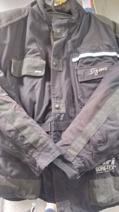 Мото куртки, штани, комбінезони жіночі та чоловічі